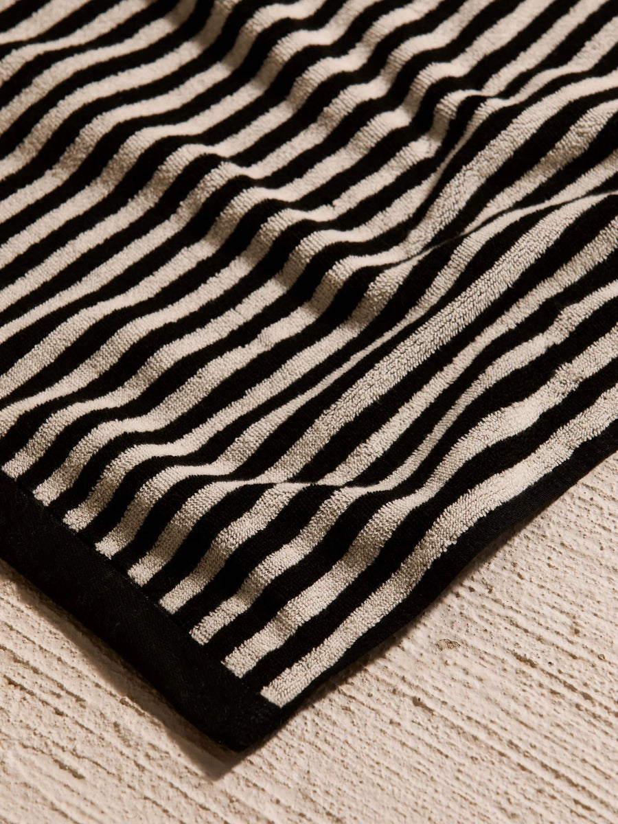 Raye Beach Towels | Noir – ReesandRees