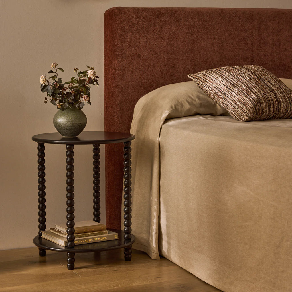 Daylesford Black Bobble Side Table – ReesandRees
